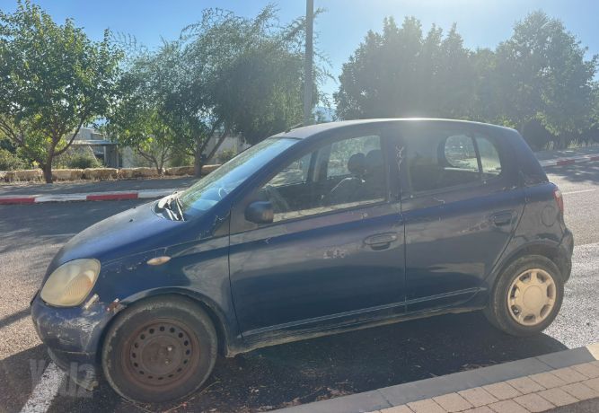 טויוטה יאריס