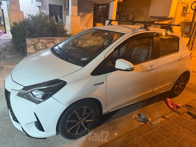 טויוטה יאריס