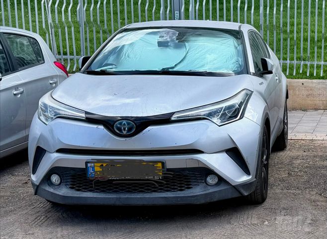 מודעת רכב טויוטה C-HR
