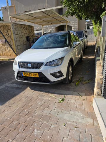 סיאט ארונה