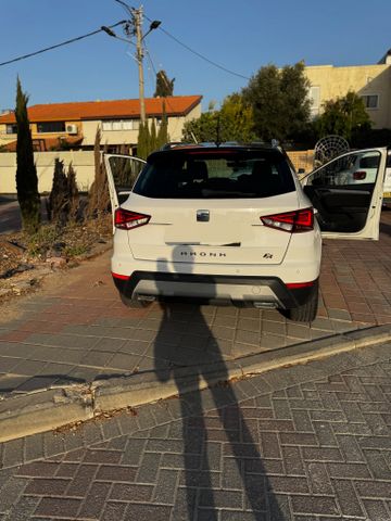 סיאט ארונה