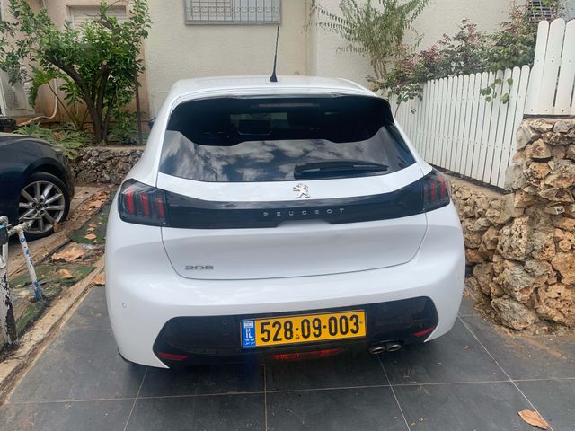 פיג'ו 208