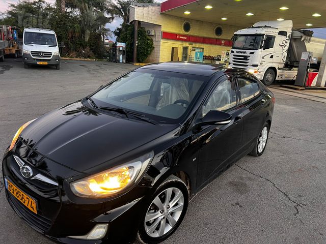 יונדאי אקסנט i25