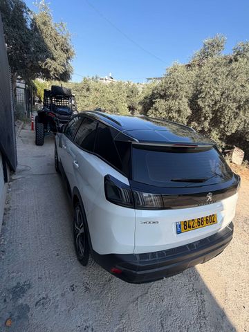 פיג'ו 3008