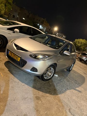 מודעת רכב מאזדה 2