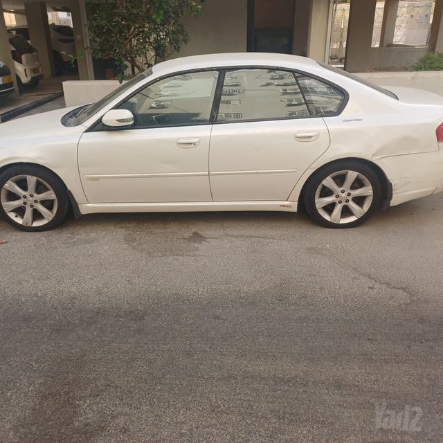 סובארו B4/לגאסי