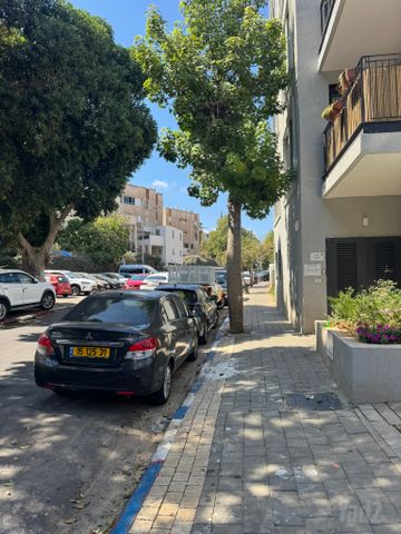מודעת רכב מיצובישי אטראז'