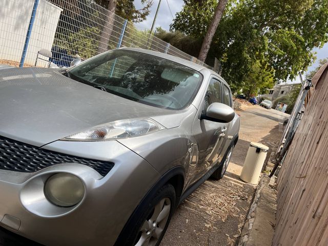 ניסאן ג'וק