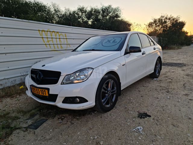 C-class Taxi Classic C 200 אוט׳ 2.1 (136 כ״ס)