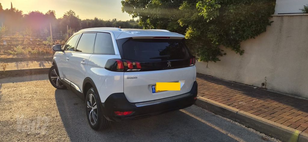 פיג'ו 5008