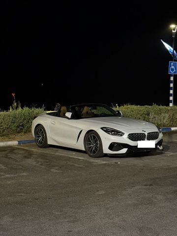 ב מ וו Z4