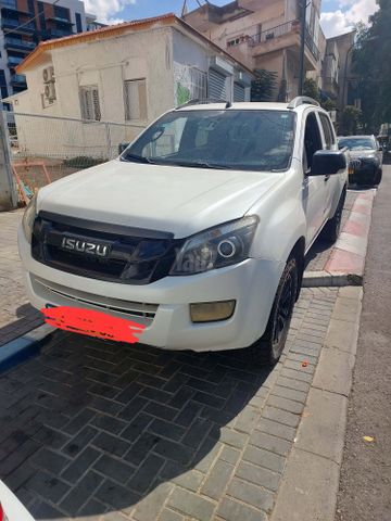 איסוזו די-מקס