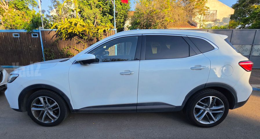 אם ג'י EHS PHEV