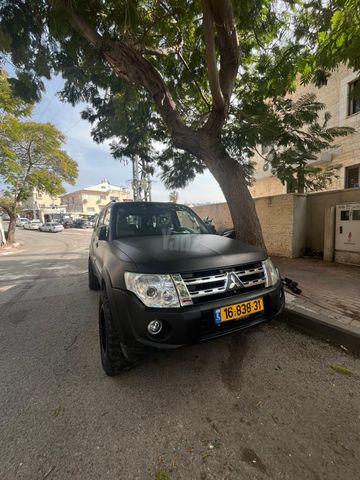 מיצובישי פג'רו