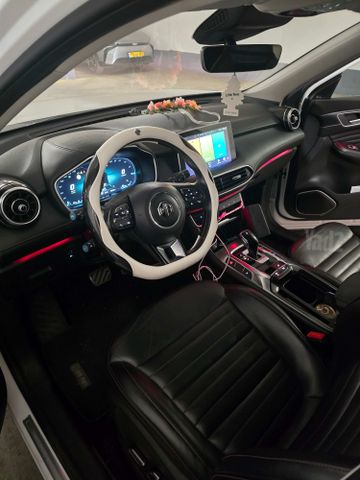 מודעת רכב אם ג'י EHS PHEV