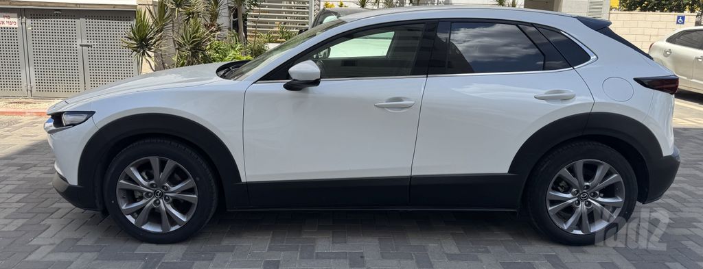 מודעת רכב מאזדה CX-30
