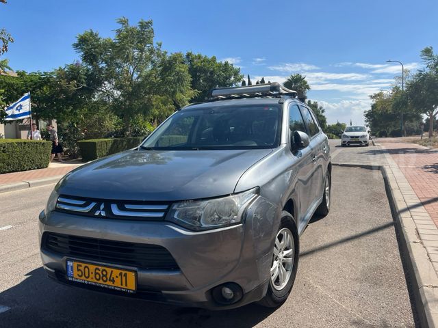 מיצובישי אאוטלנדר