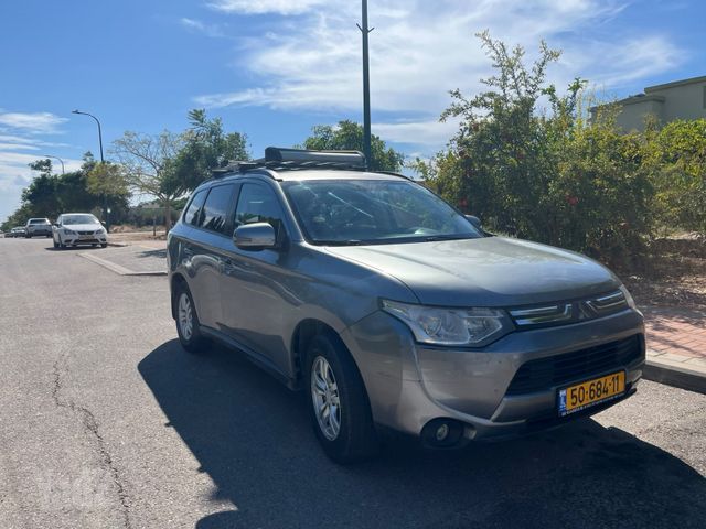 מיצובישי אאוטלנדר
