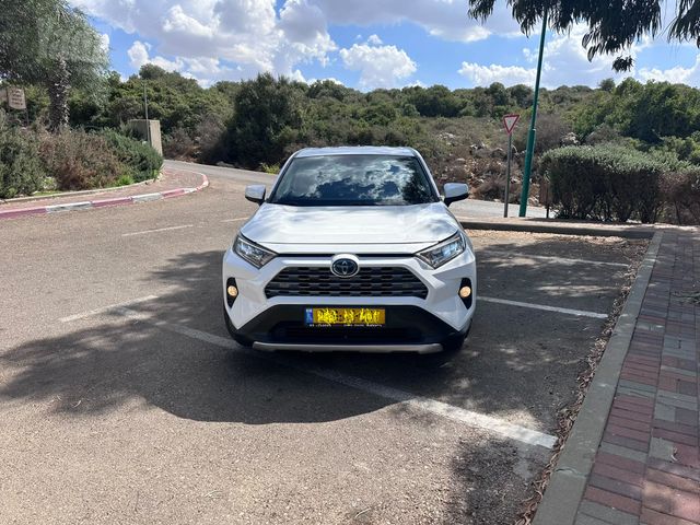 טויוטה RAV4