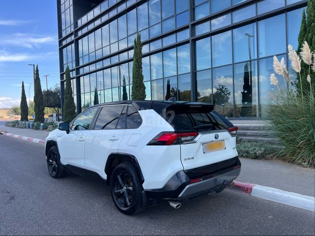 טויוטה RAV4