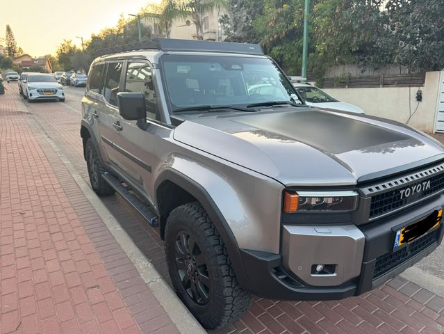 טויוטה לנד קרוזר
