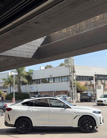 ב מ וו X6