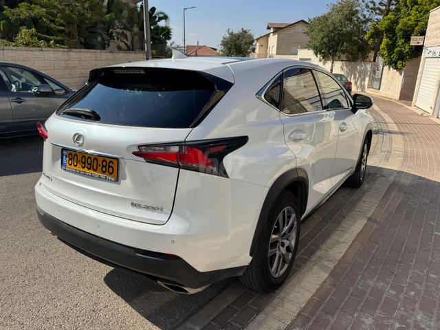 לקסוס NX