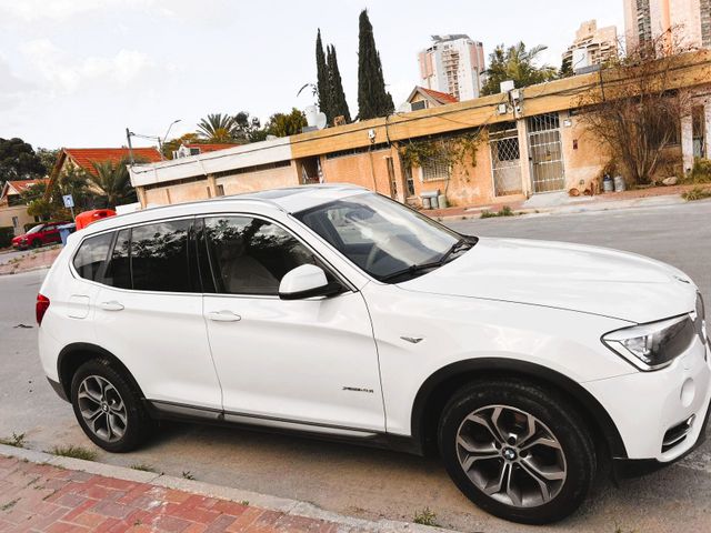 ב מ וו X3