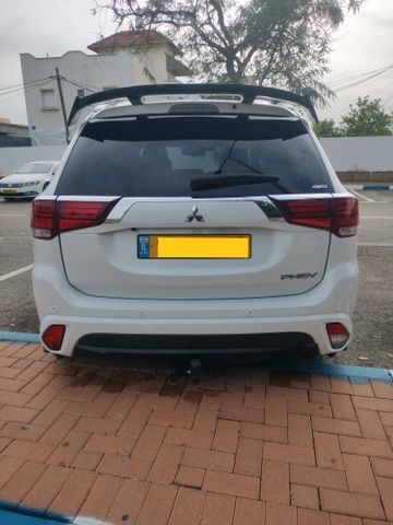 מיצובישי אאוטלנדר