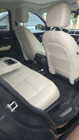 יגואר F-Pace