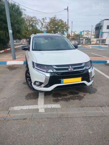 מיצובישי אאוטלנדר