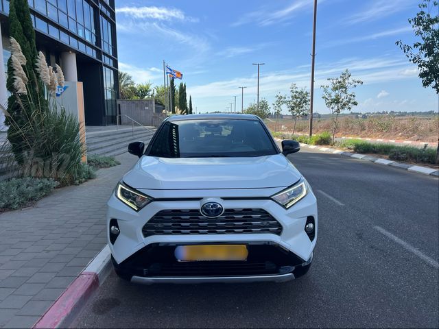 טויוטה RAV4