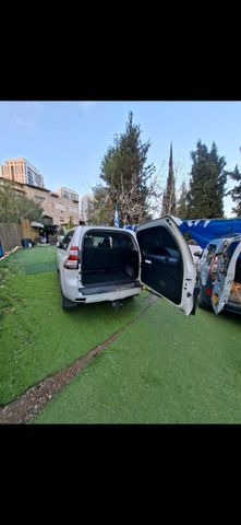 טויוטה לנד קרוזר