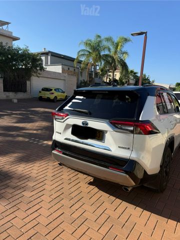 טויוטה RAV4
