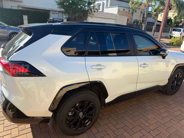 טויוטה RAV4