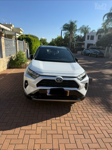 טויוטה RAV4
