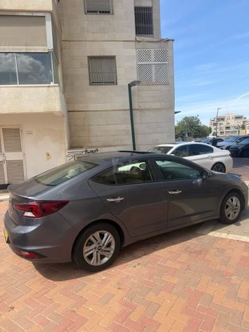 יונדאי אלנטרה