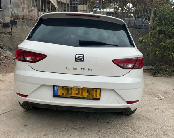מודעת רכב סיאט לאון