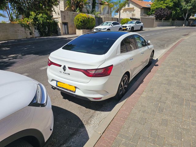רנו מגאן