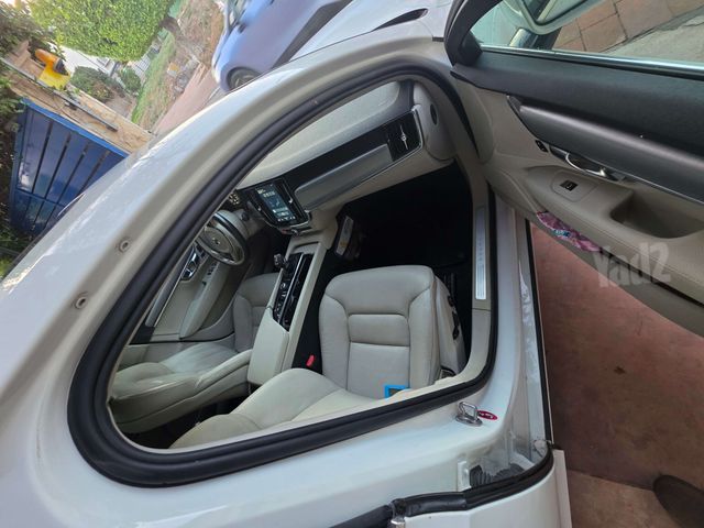 וולוו S90
