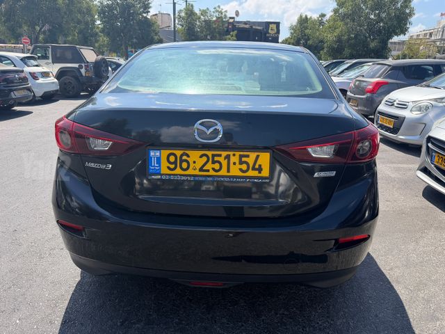 מאזדה 3