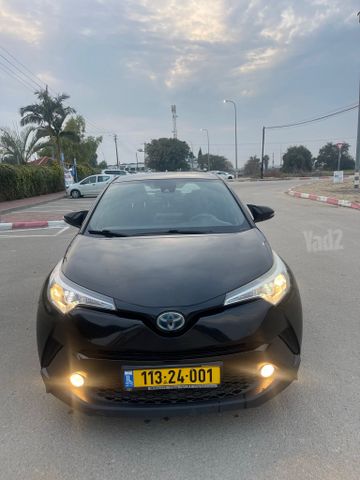 מודעת רכב טויוטה C-HR