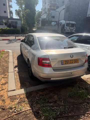 סקודה אוקטביה