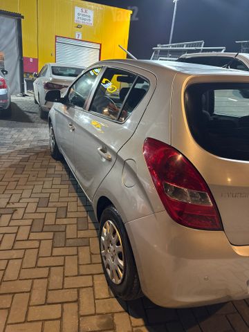 יונדאי i20