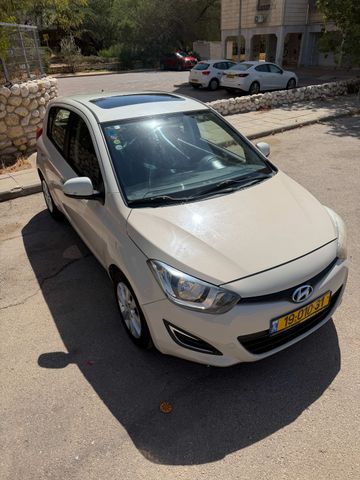 יונדאי i20