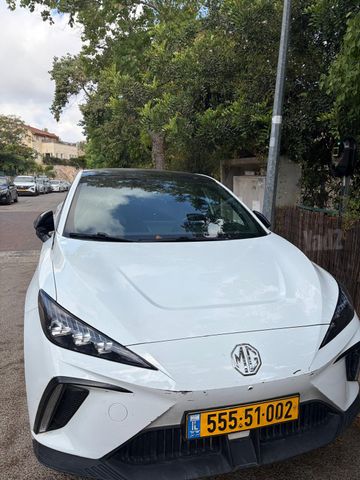 אם ג'י MG4