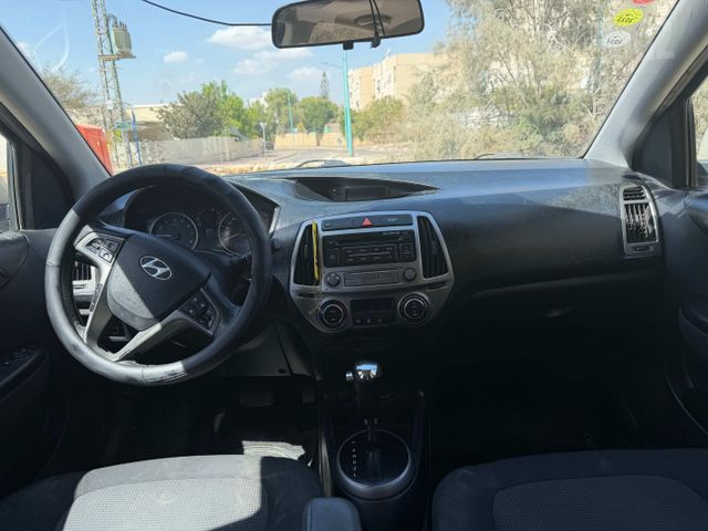 יונדאי i20