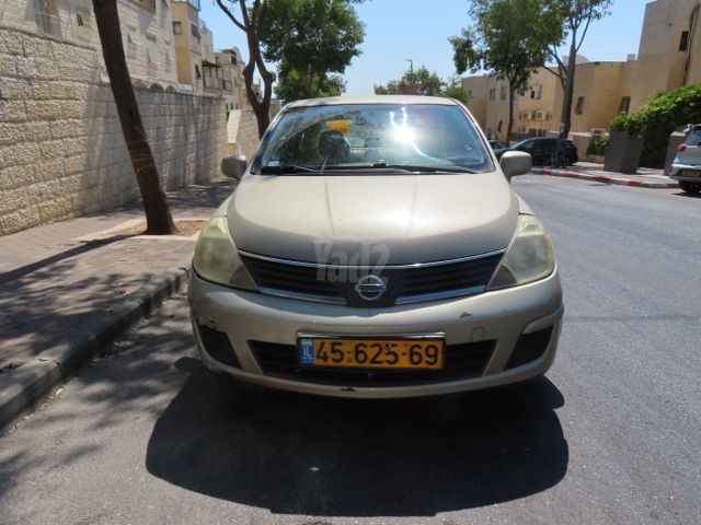 ניסאן טידה