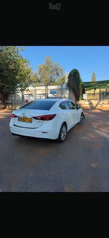 מאזדה 3