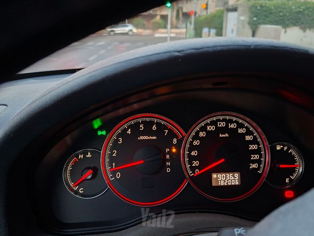 סובארו B4/לגאסי